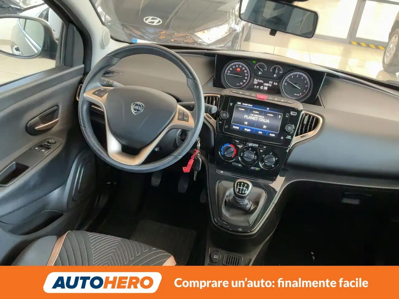 Lancia Ypsilon 2023 — фото 13