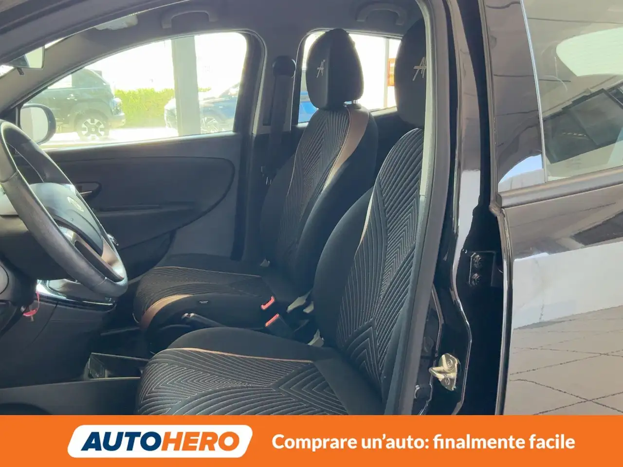 Lancia Ypsilon 2023 — фото 10