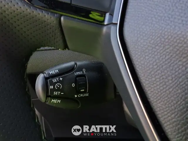 Peugeot 208 view 13