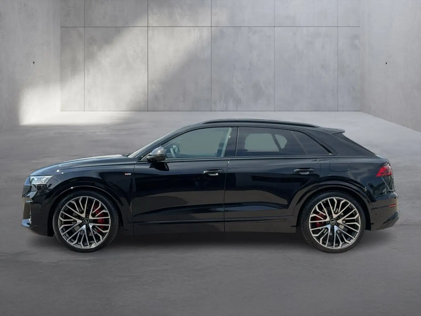 Audi Q8 TFSI e quattro 360 kW Schwarz - 2