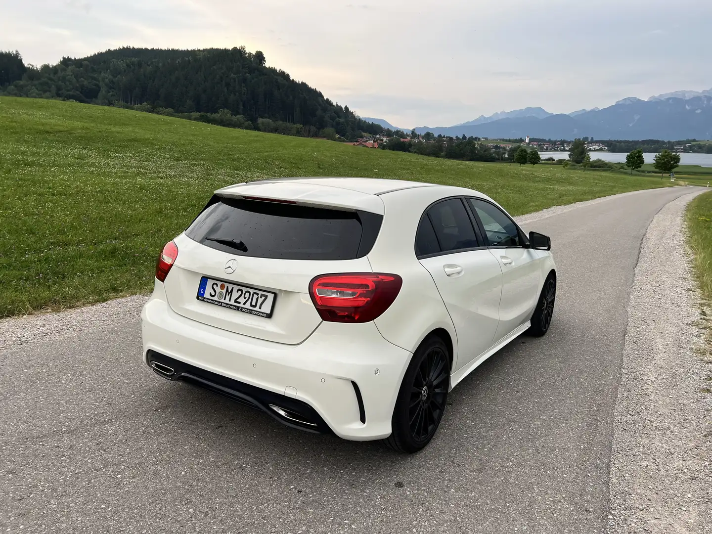 Mercedes-Benz A 220 d 7G-DCT AMG Line Белый - 1