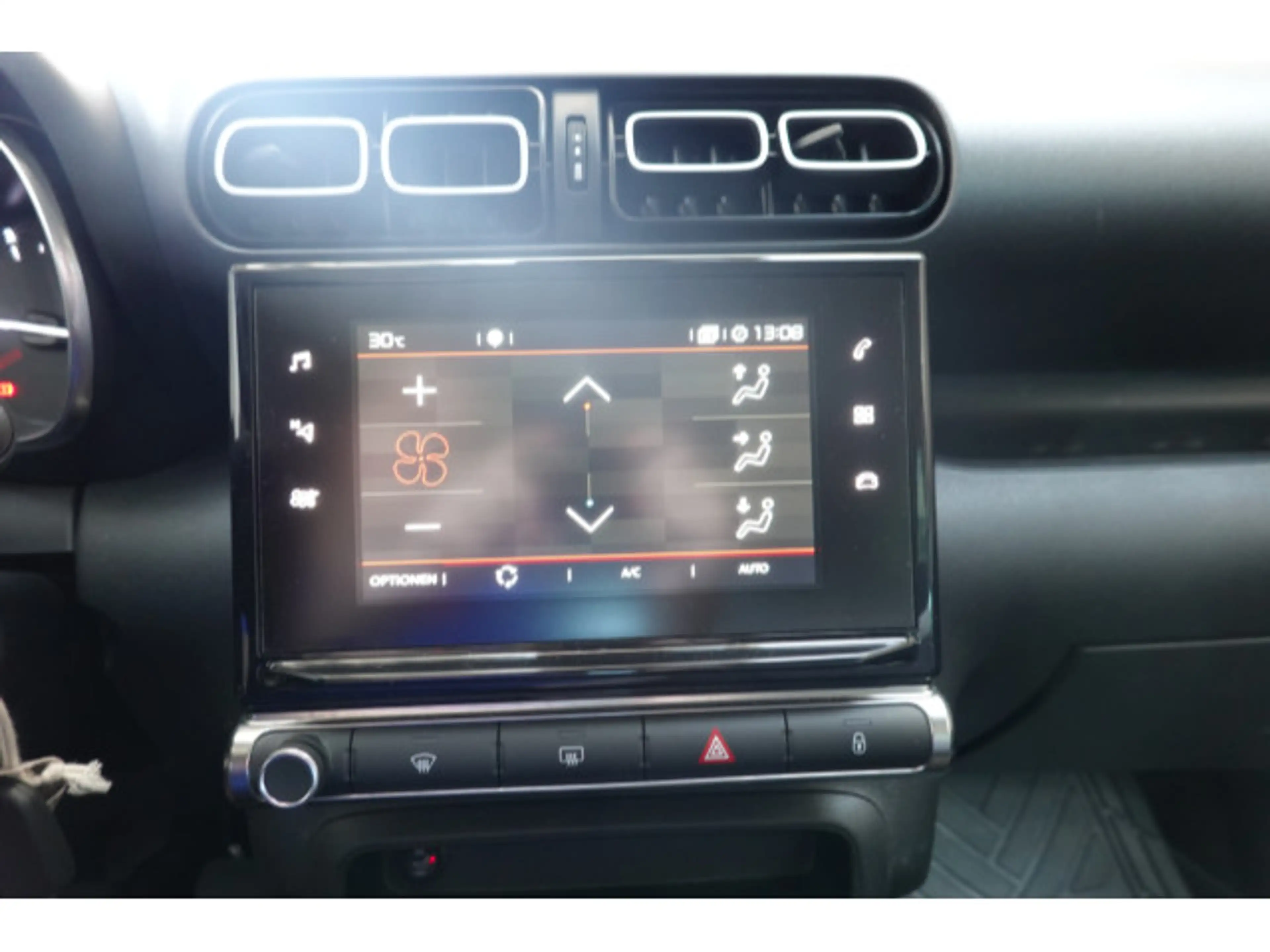 Citroen C3 Aircross 1.2 PureTech 110 Shine S&S — photo 12
