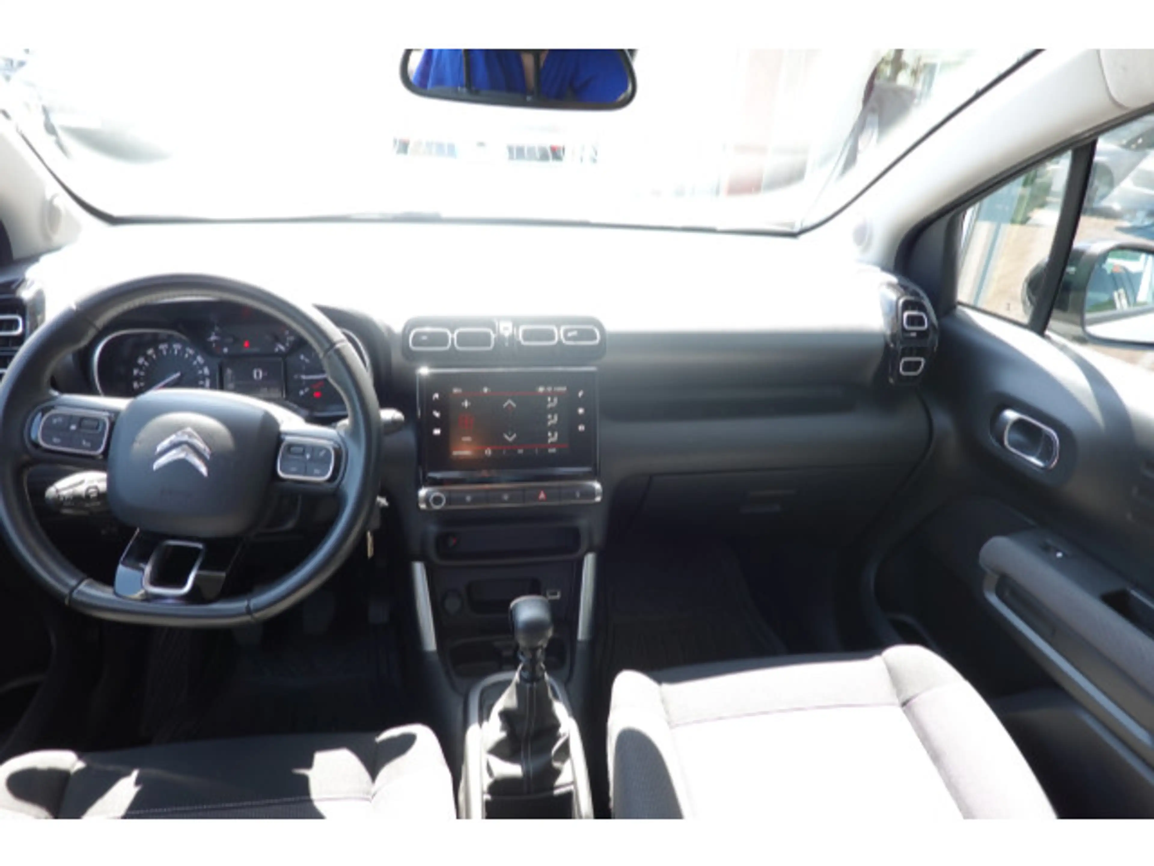 Citroen C3 Aircross 1.2 PureTech 110 Shine S&S — photo 15