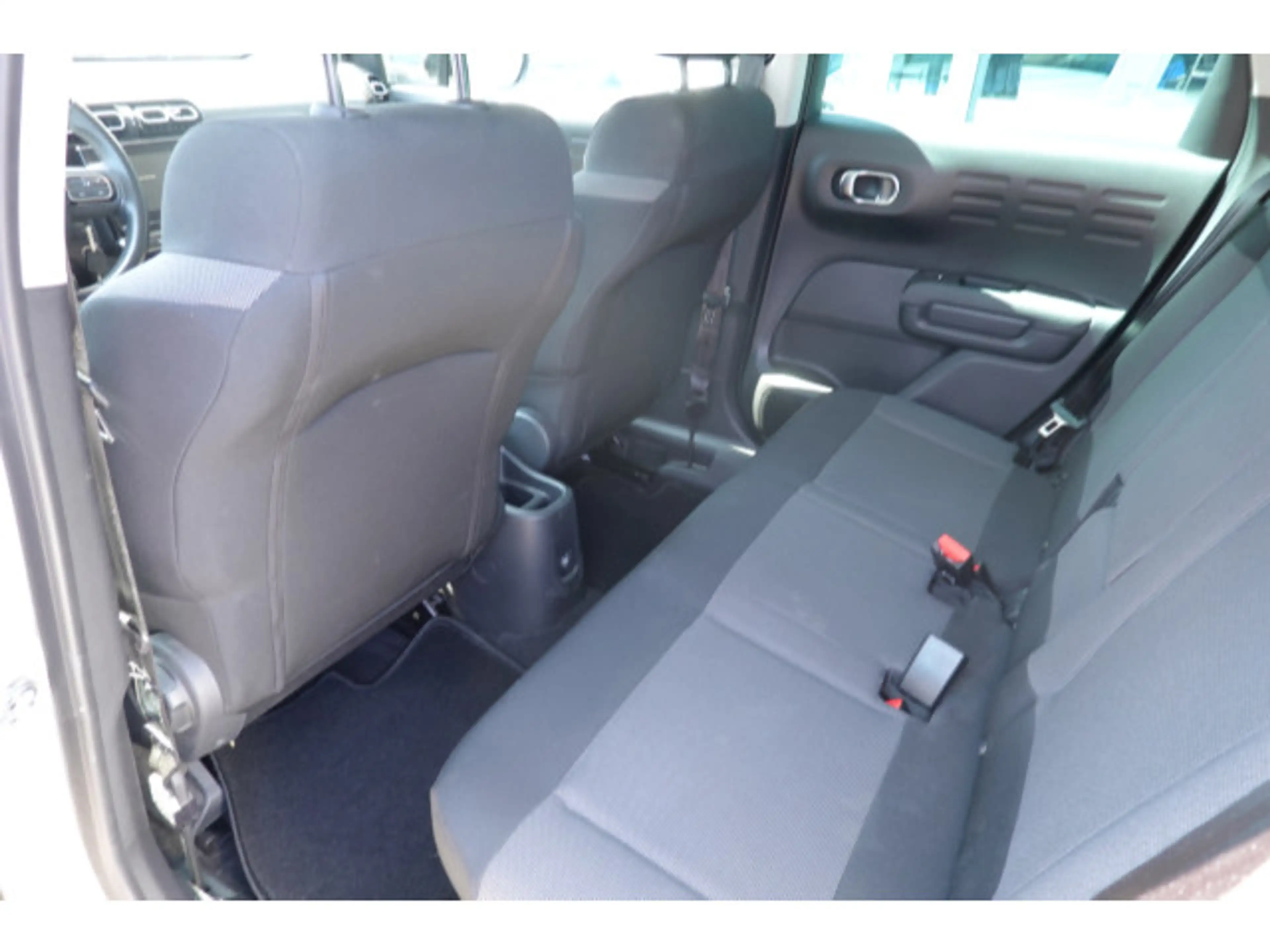 Citroen C3 Aircross 1.2 PureTech 110 Shine S&S — photo 14