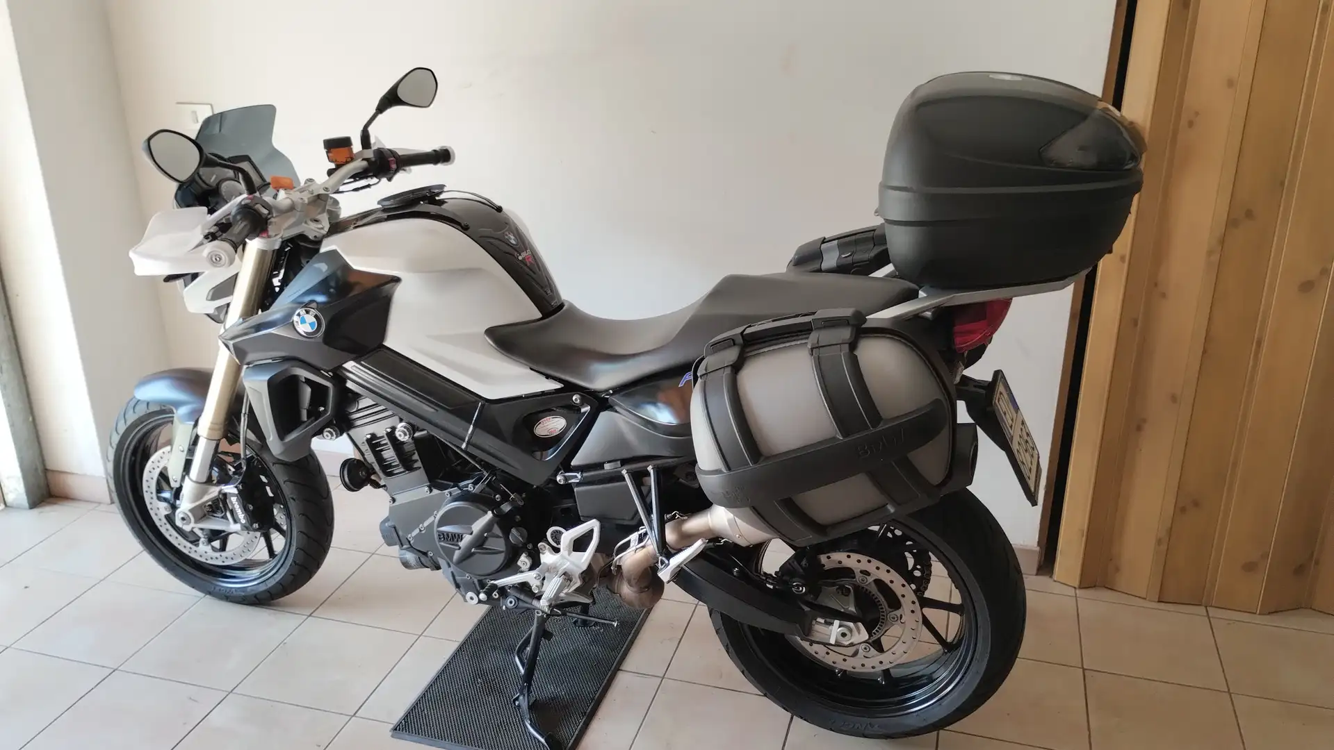 BMW F 800 R ABS Белый - 1