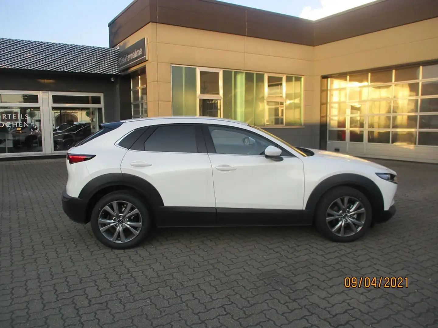 Mazda CX-30 SELECTION 2,0 122 PS Weiß - 2