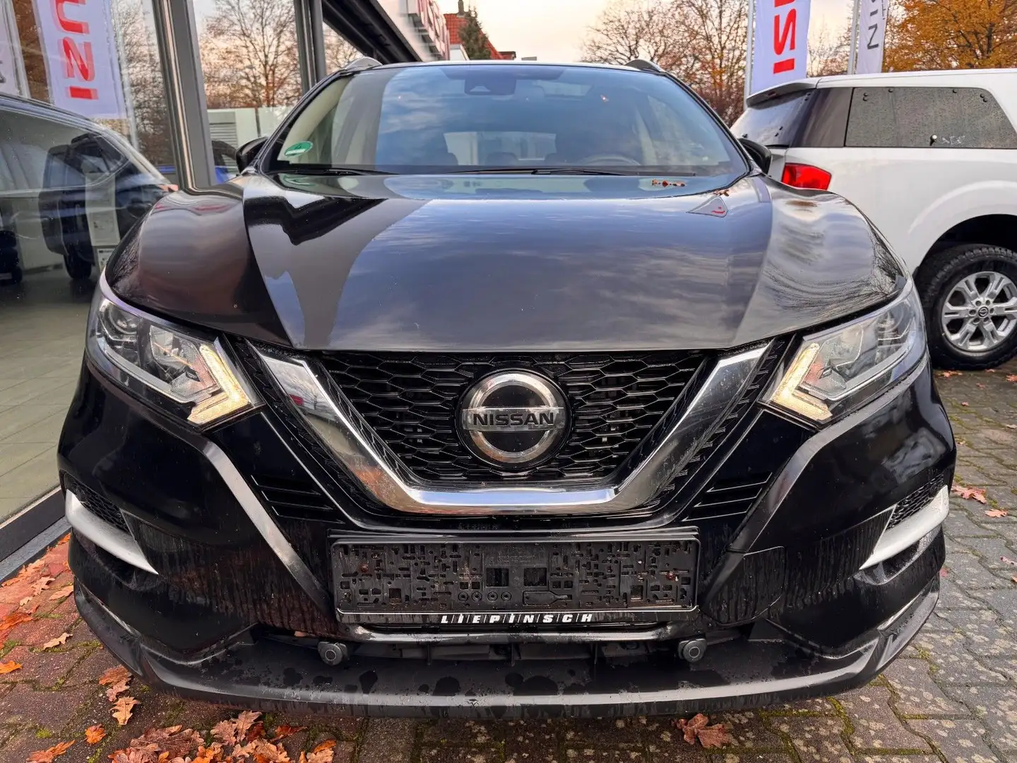 Nissan Qashqai 1.3 N-Connecta Schwarz - 2
