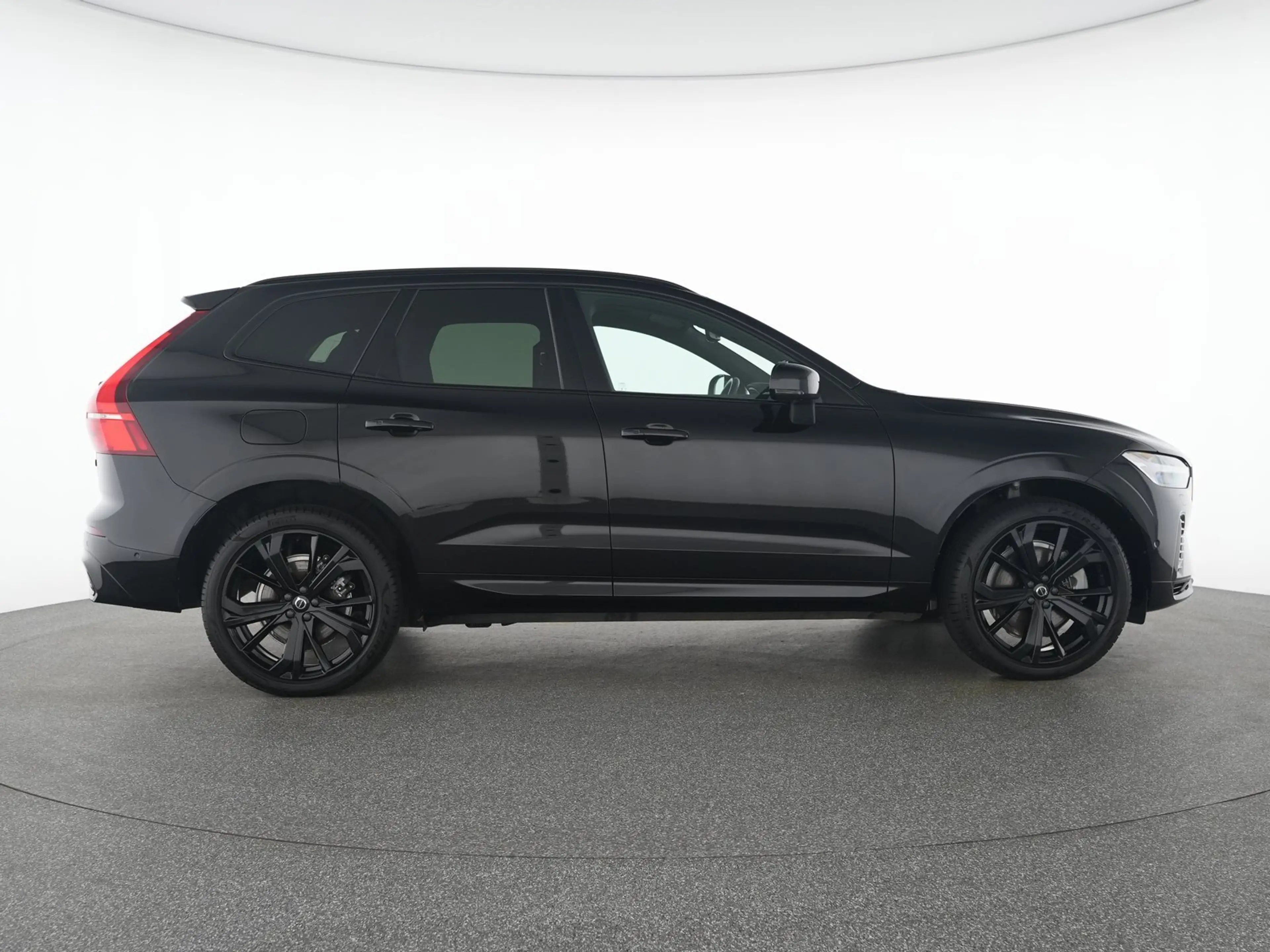 Volvo XC60 T8 AWD Plus Black Edition AHK*360°H&K*STHZ — photo 9