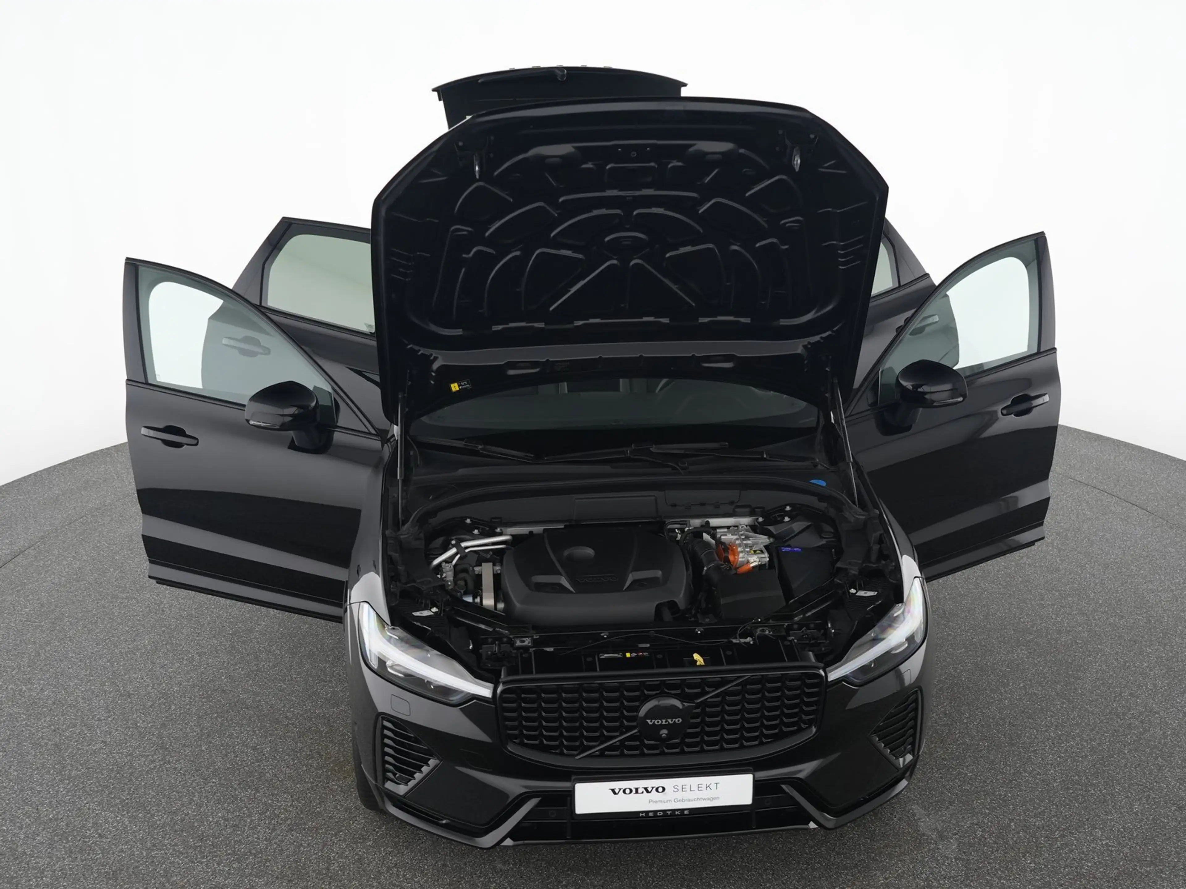 Volvo XC60 T8 AWD Plus Black Edition AHK*360°H&K*STHZ — photo 12