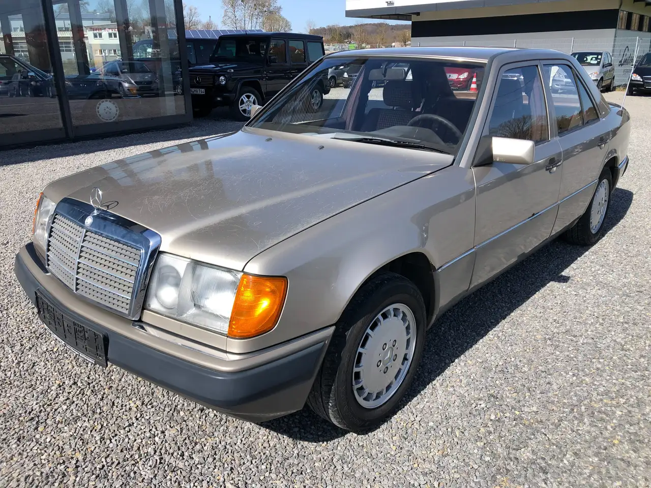 Mercedes-Benz 230 E*SHD*Sitzheizung*Sportsitze Karo Braun*, foto 1
