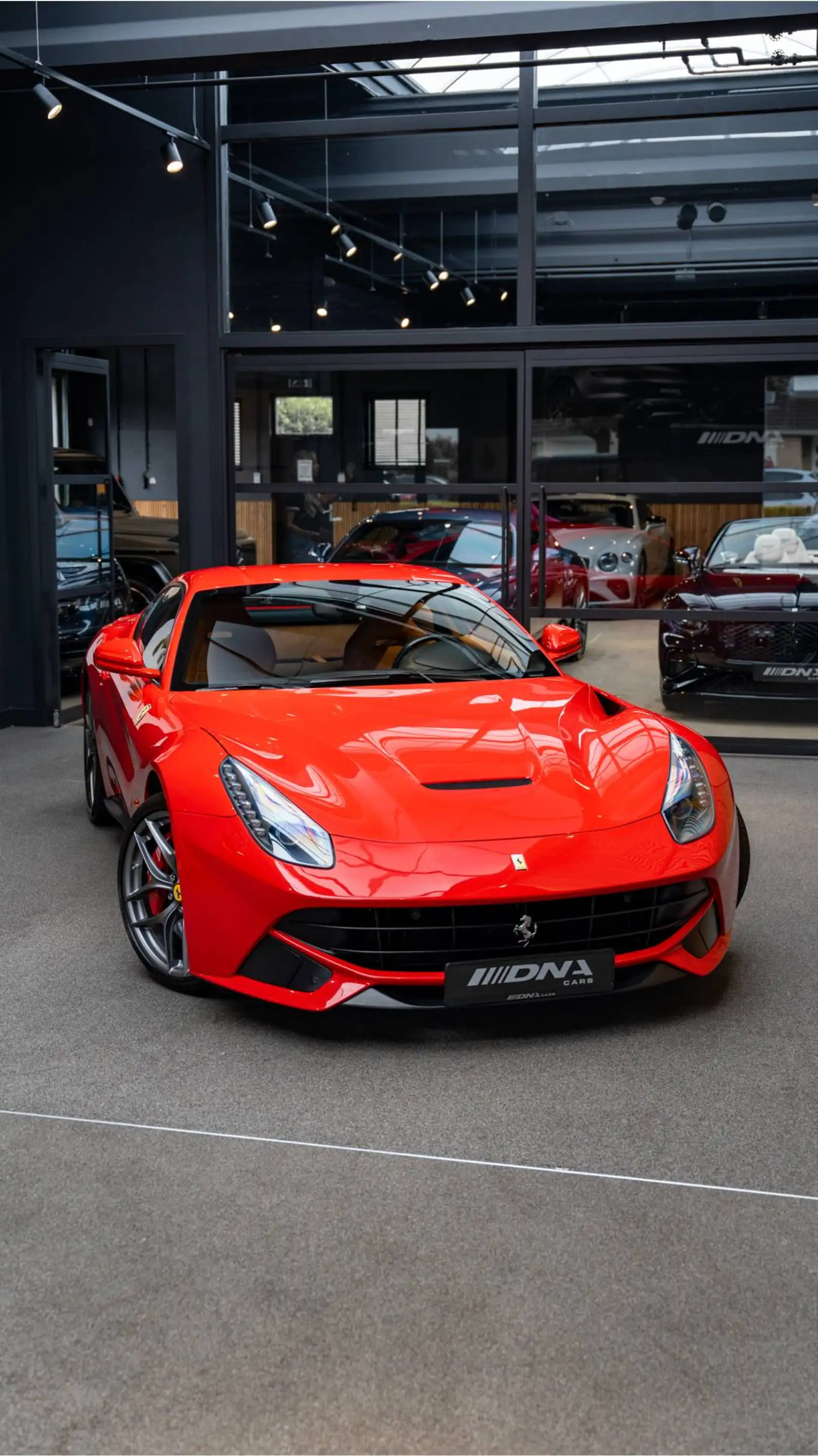 Ferrari F12 Berlinetta Carbon Lift Rosso Corsa Camera 6.3 Berl — photo 24