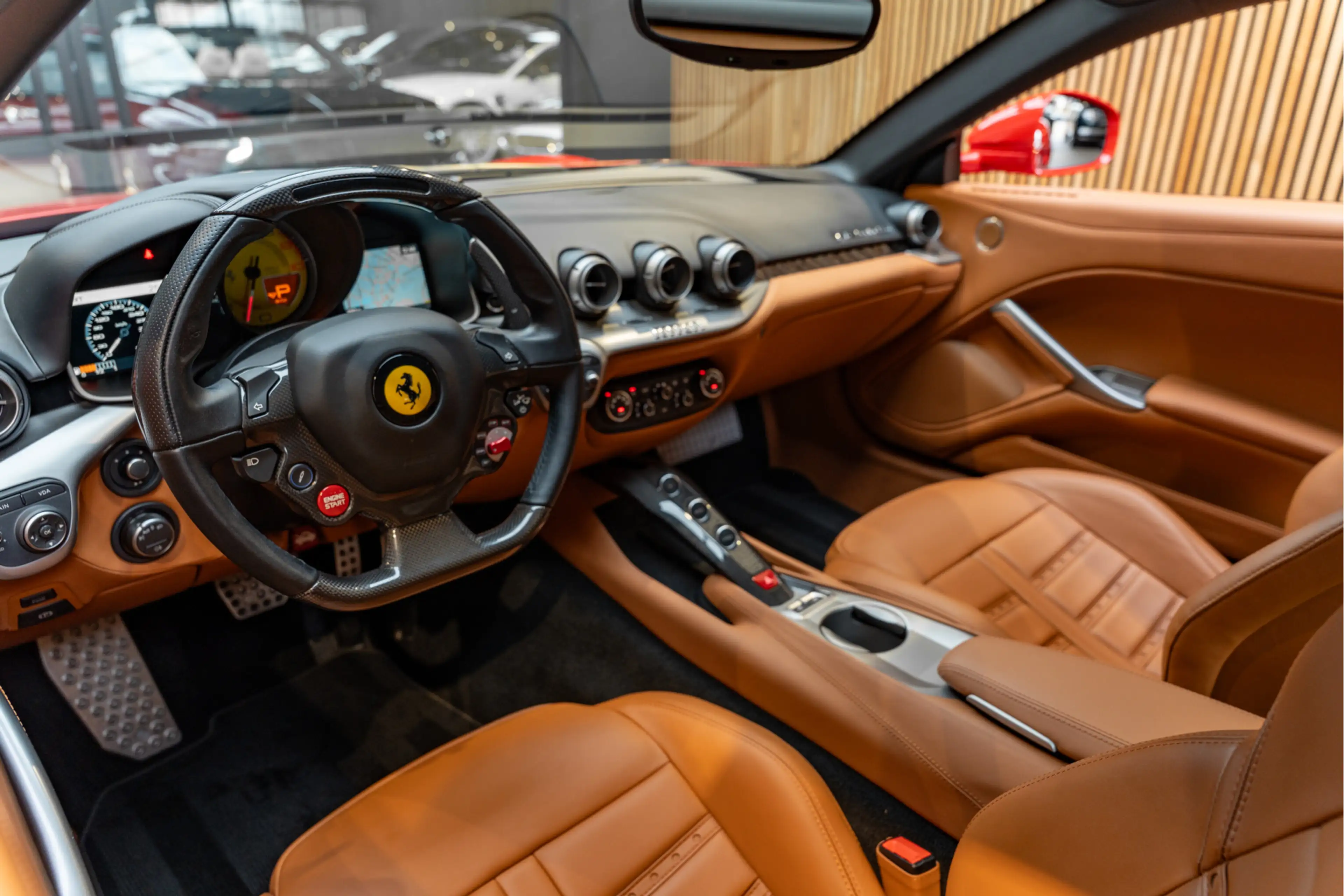 Ferrari F12 Berlinetta Carbon Lift Rosso Corsa Camera 6.3 Berl — photo 6