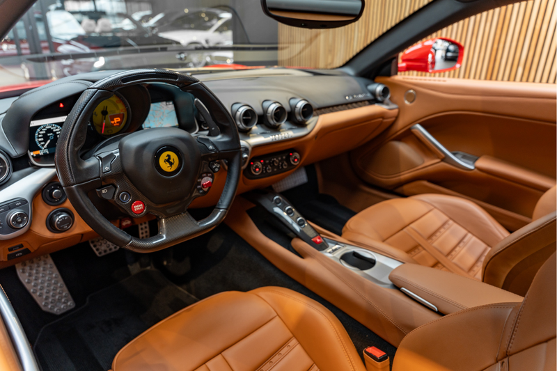 Ferrari F12 Berlinetta Carbon Lift Rosso Corsa Camera 6.3 Berl — photo 6