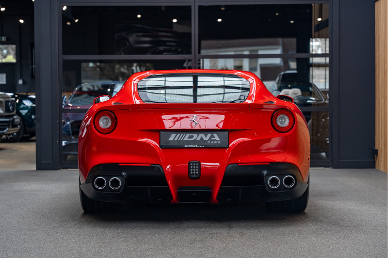 Ferrari F12 Berlinetta Carbon Lift Rosso Corsa Camera 6.3 Berl — photo 4