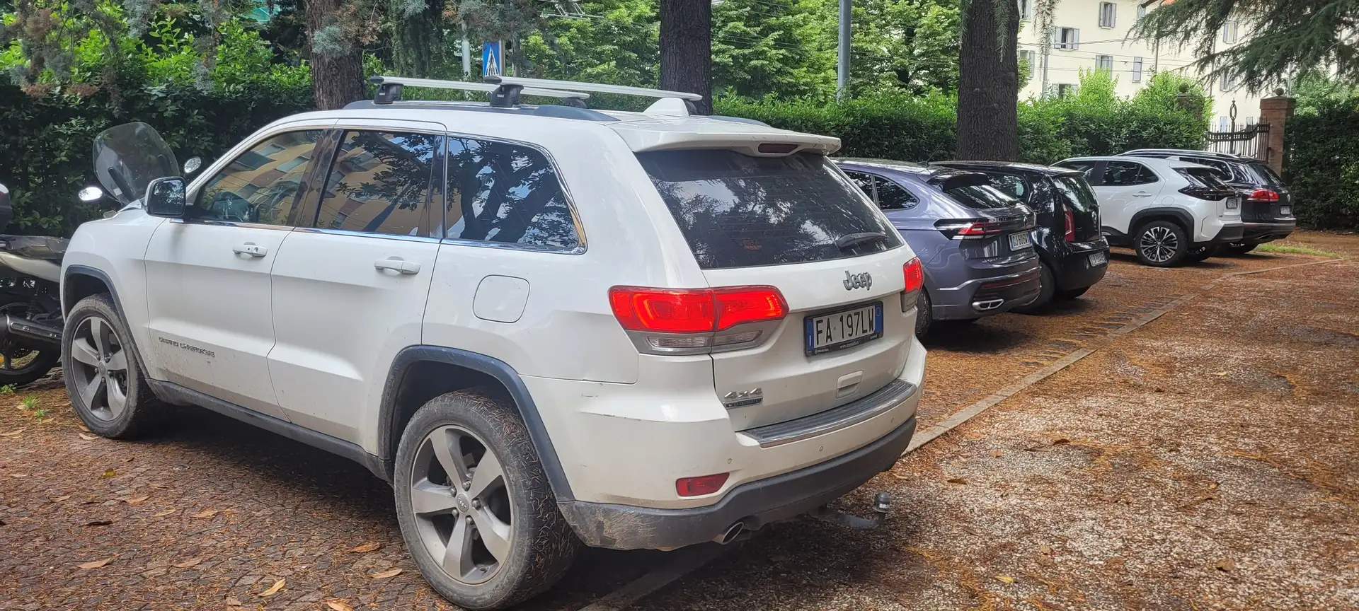 Jeep Grand Cherokee Grand Cherokee 3.0 crd V6 Laredo 190cv auto Bianco - 2