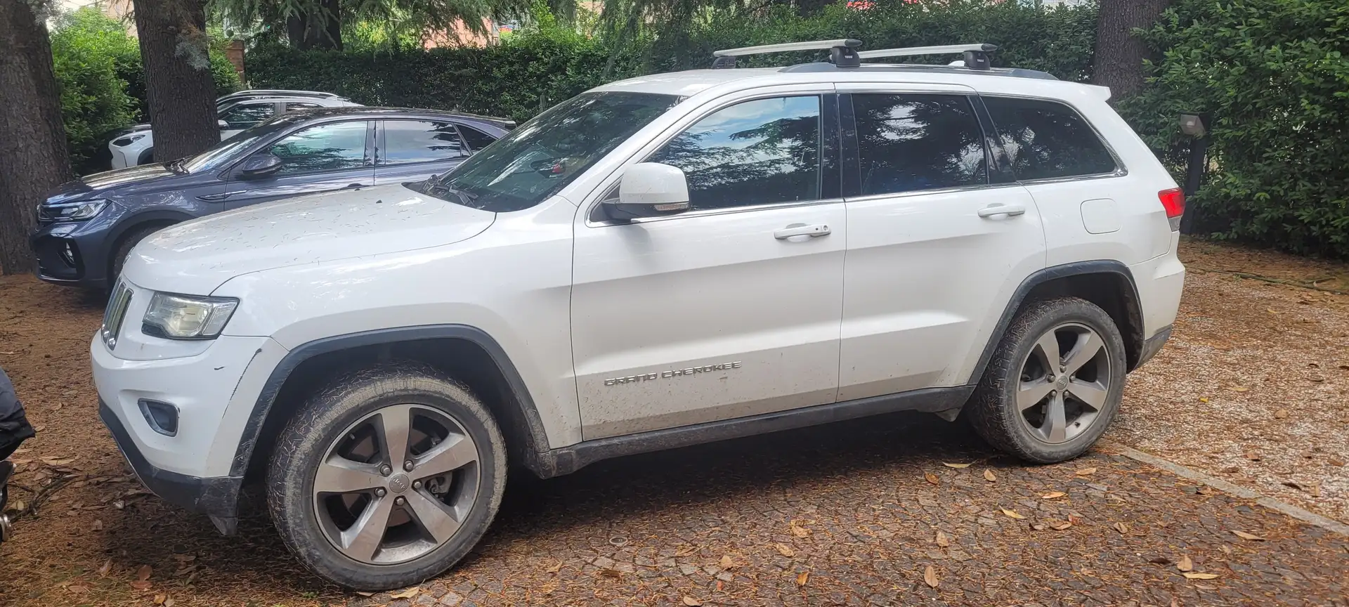 Jeep Grand Cherokee Grand Cherokee 3.0 crd V6 Laredo 190cv auto Bianco - 1