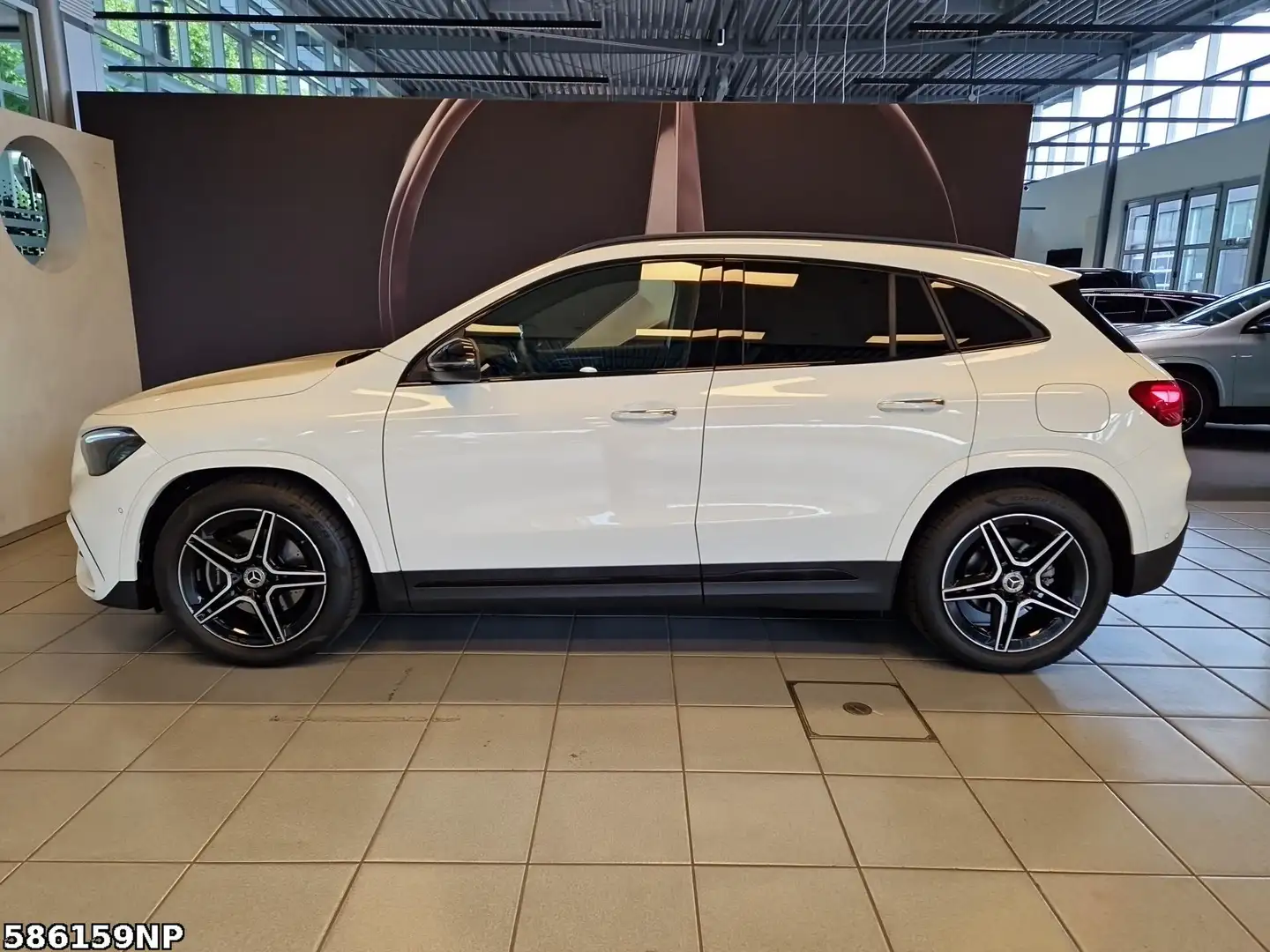 Mercedes-Benz GLA 180 AMG Advanced-Plus Night AHK Totwinkel Blanc - 2