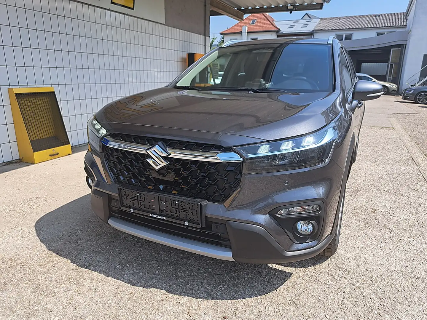 Suzuki S-Cross 1,4 Hybrid ALLGRIP shine Grau - 2