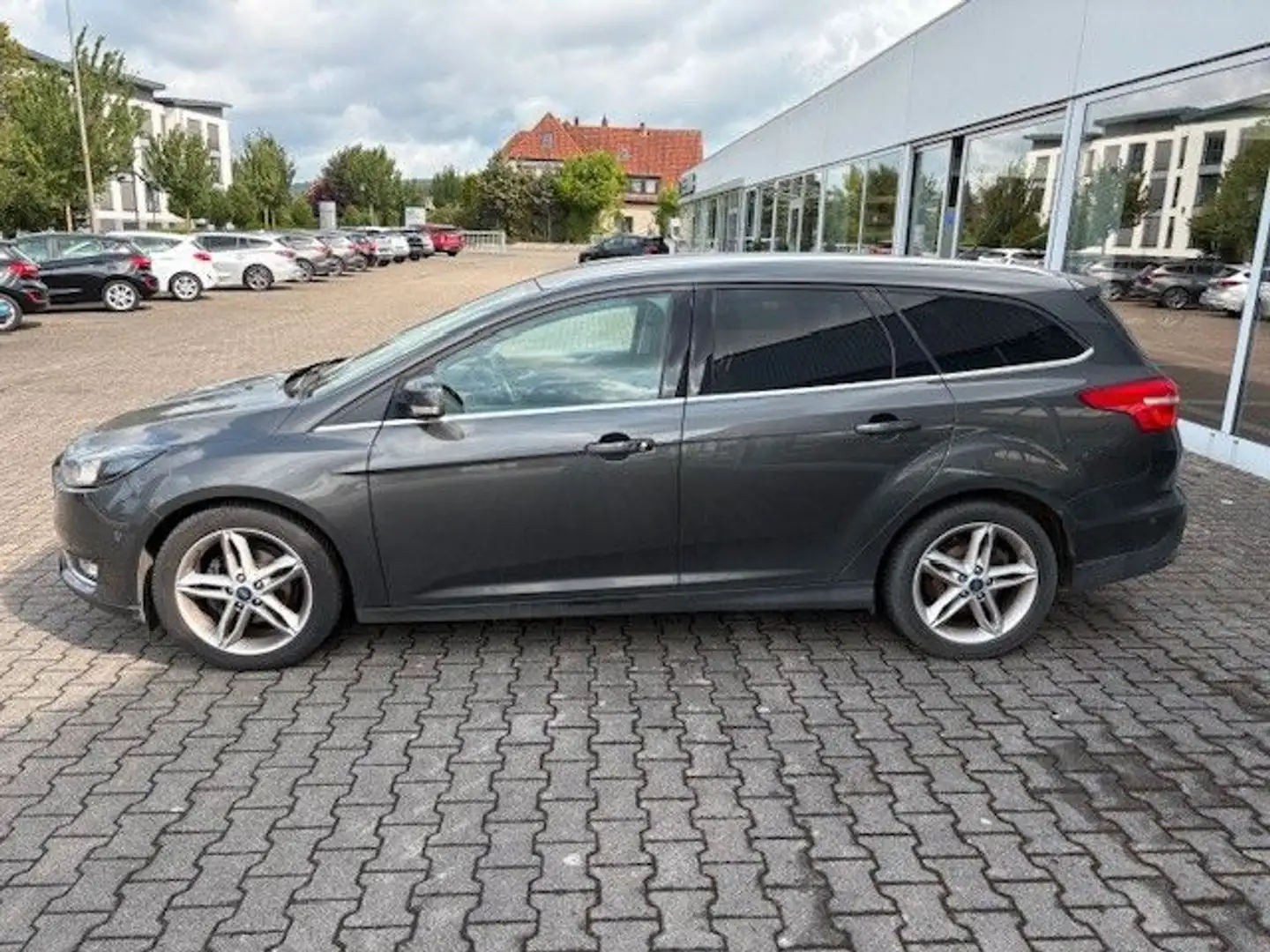 Ford Focus 1.0 Titanium Turnier Gris - 2