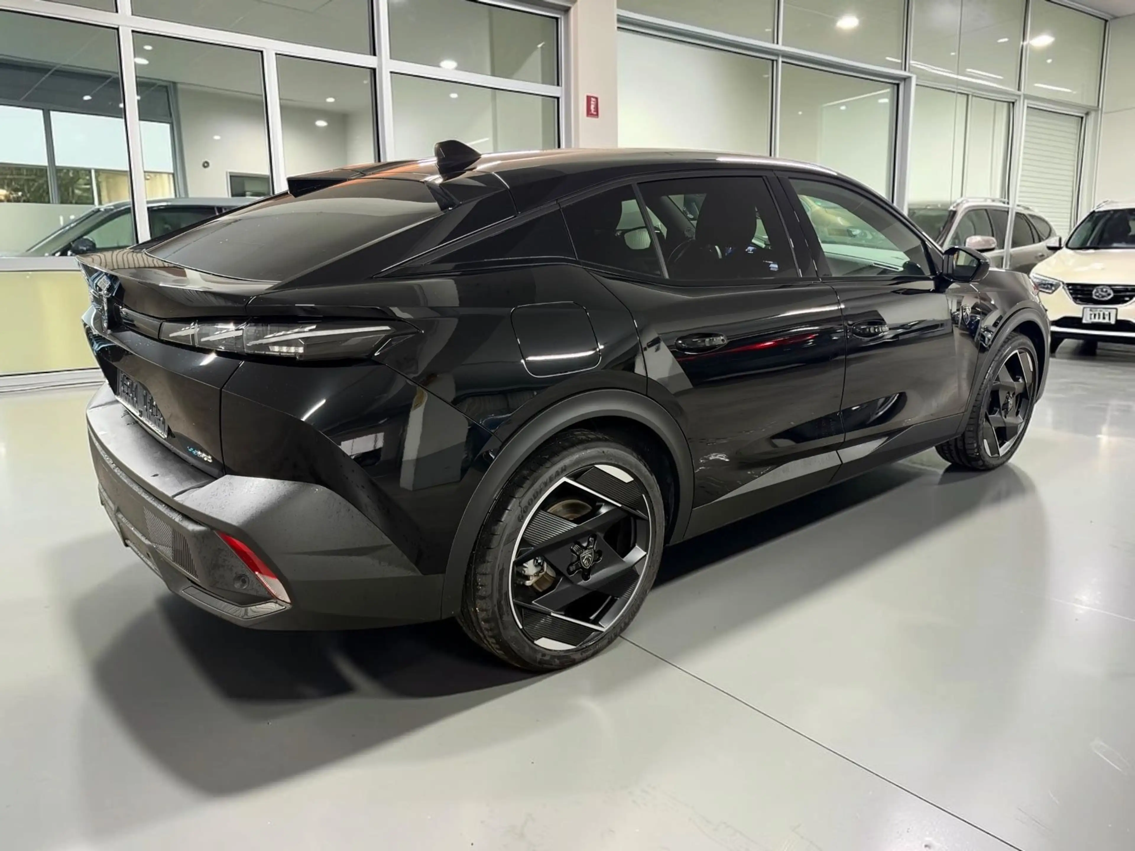 Peugeot 408 Plug in Hybrid 225 GT LED-APPLE-360*-KAMERA — photo 4