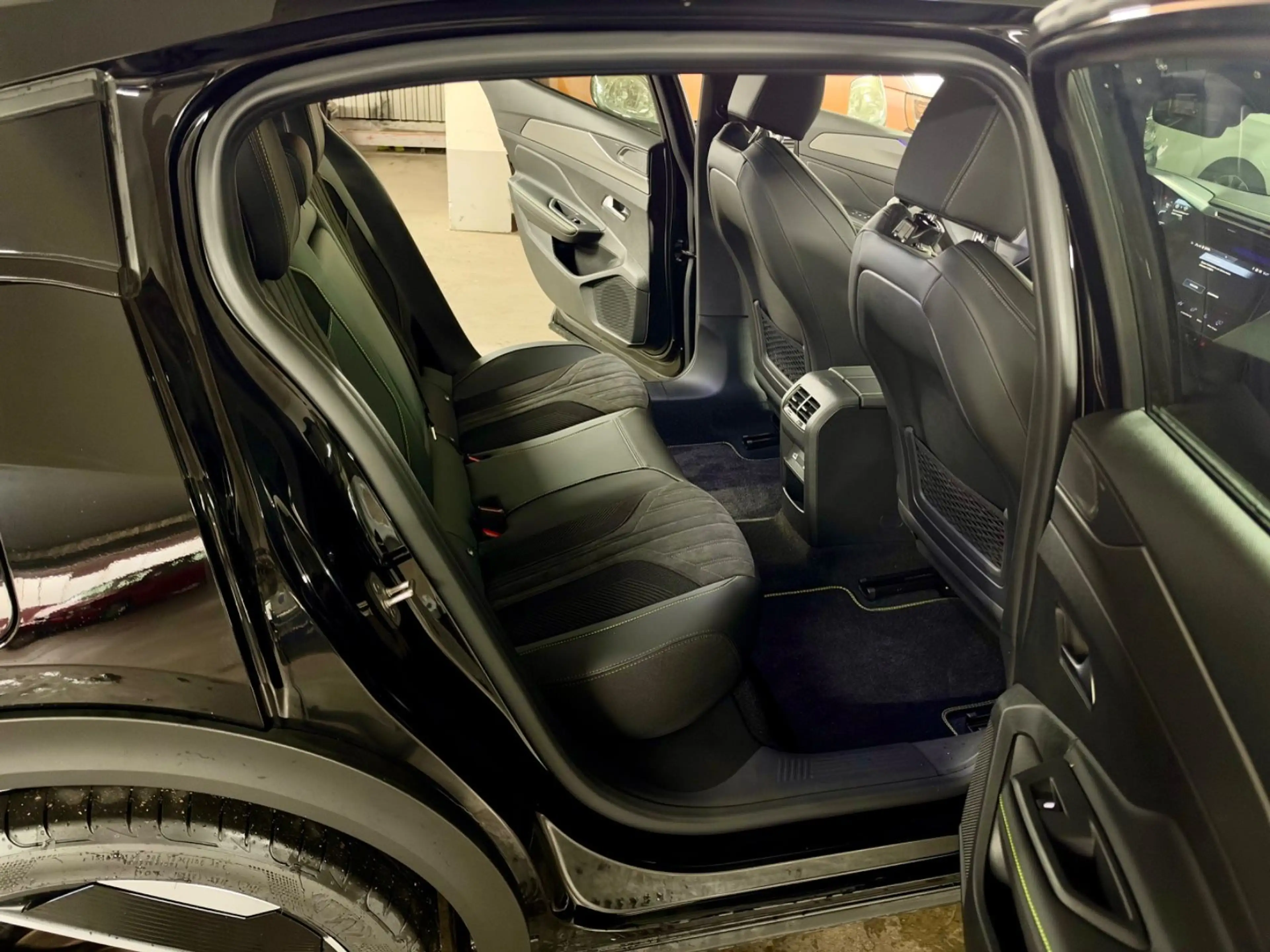Peugeot 408 Plug in Hybrid 225 GT LED-APPLE-360*-KAMERA — photo 11
