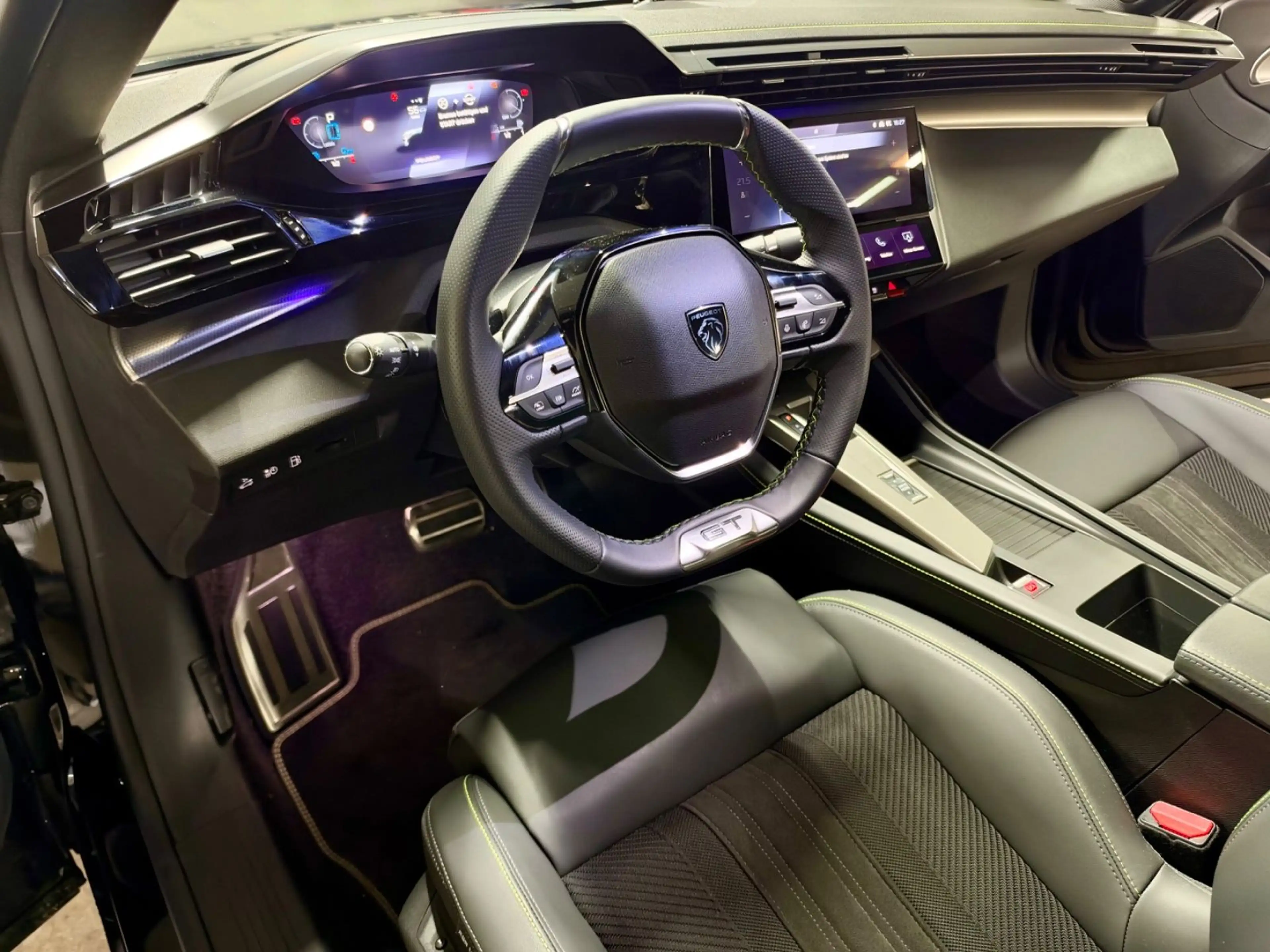 Peugeot 408 Plug in Hybrid 225 GT LED-APPLE-360*-KAMERA — photo 8