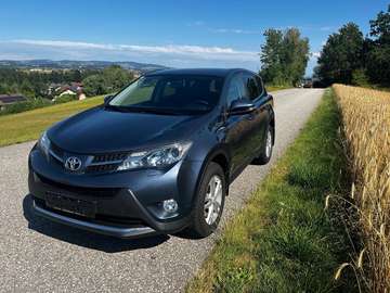 RAV4 124 D-4D AWD Lounge