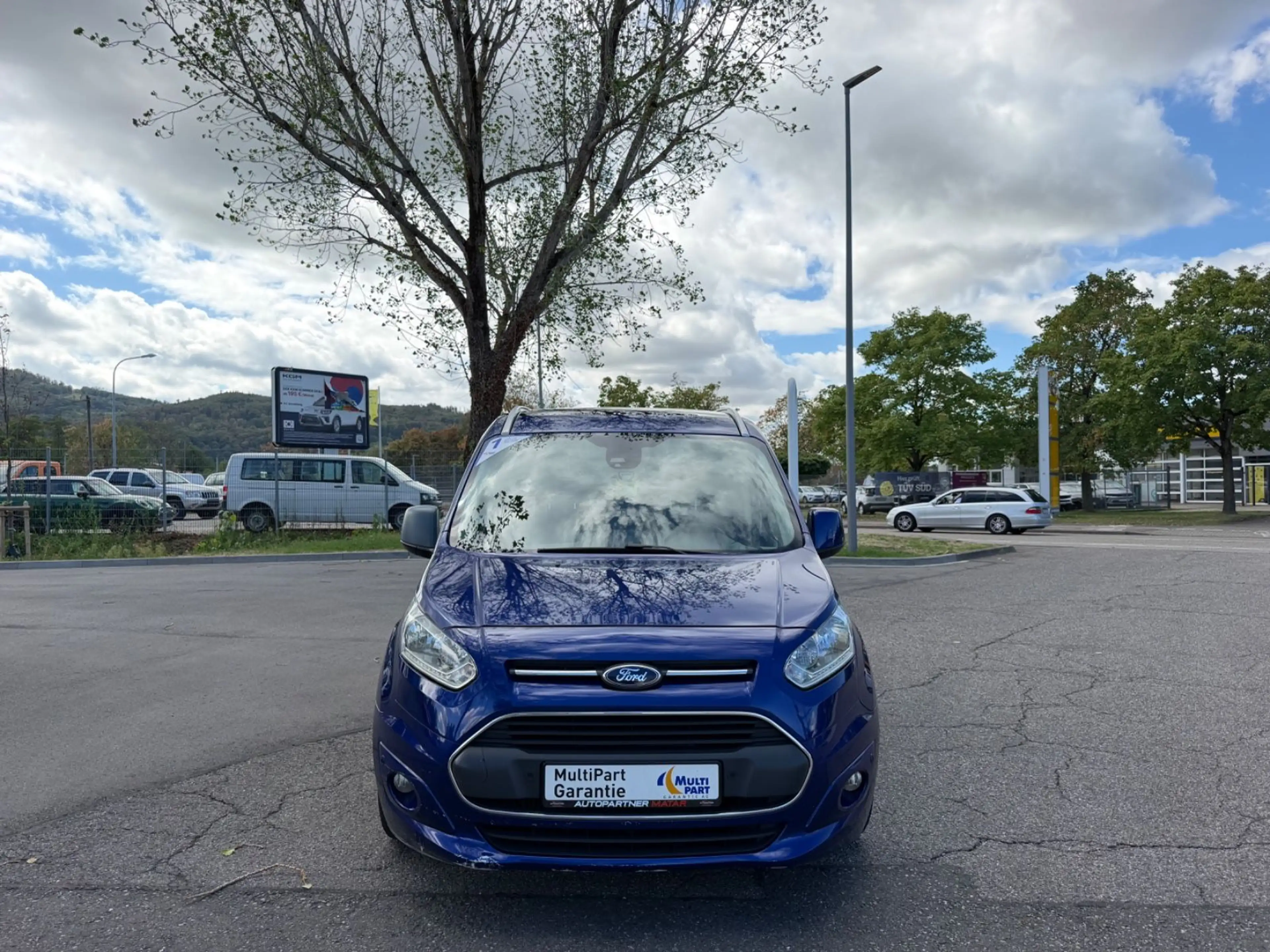 Ford Grand Tourneo Connect Titanium — photo 2