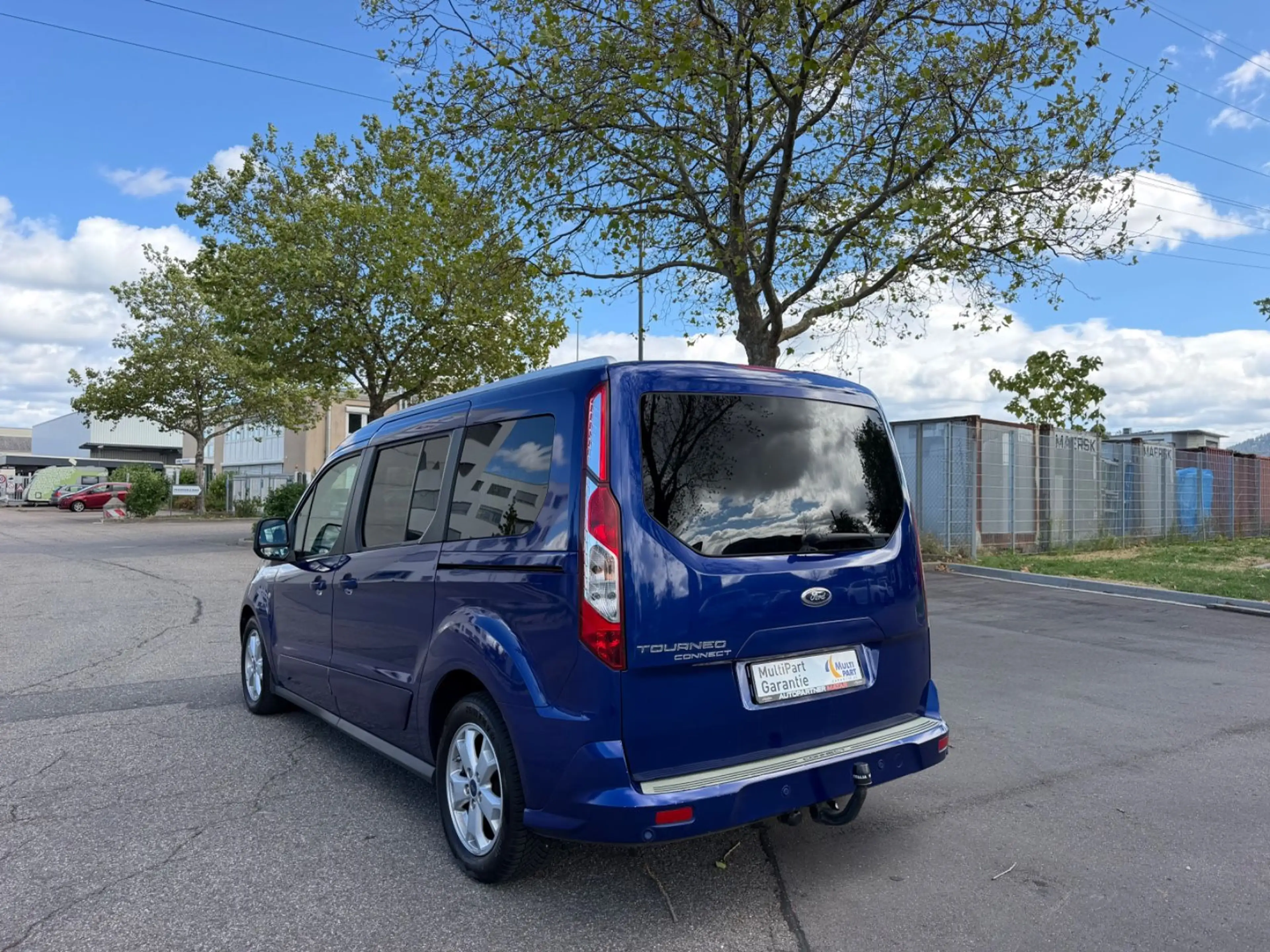Ford Grand Tourneo Connect Titanium — photo 6
