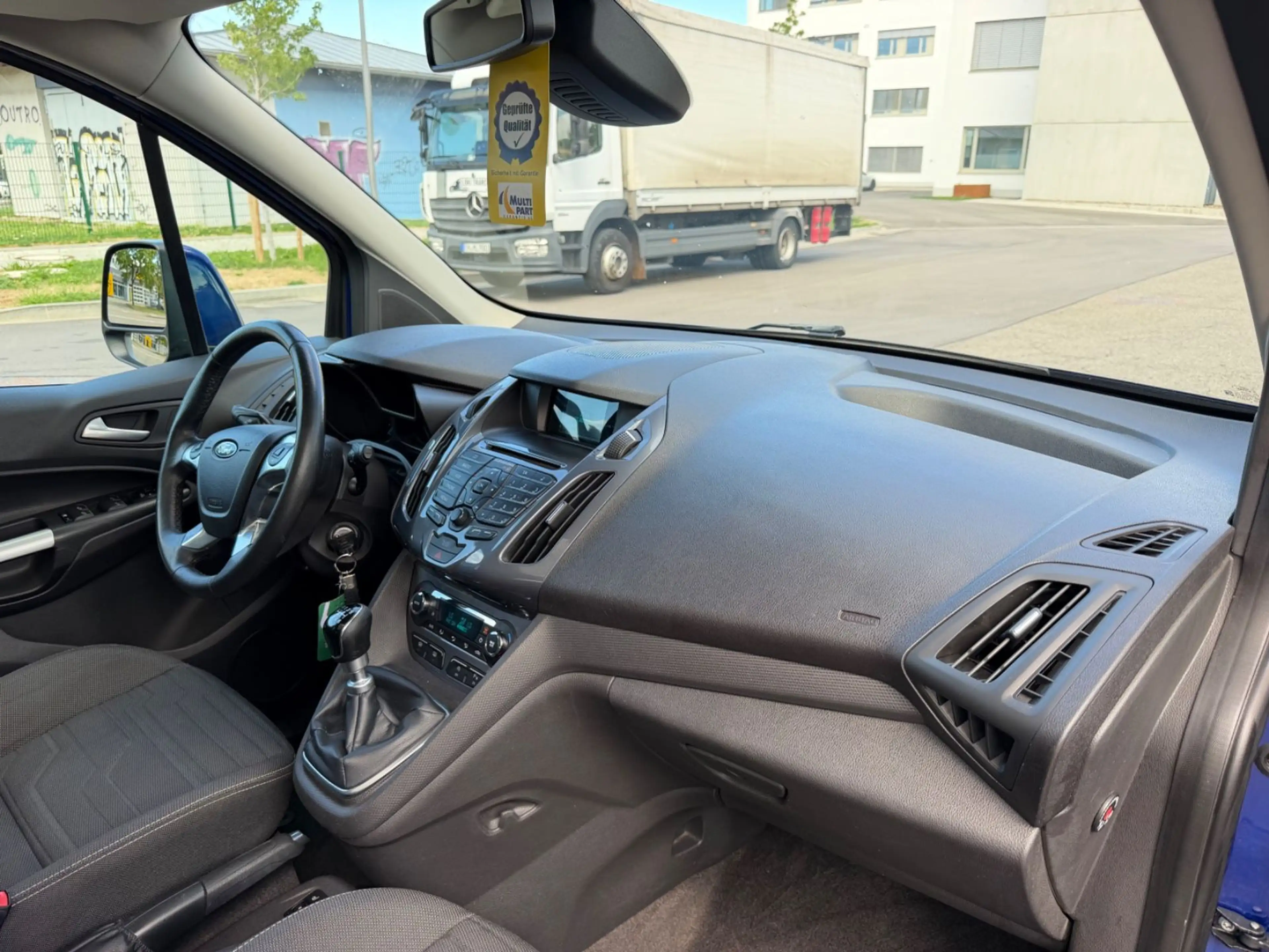 Ford Grand Tourneo Connect Titanium — photo 14