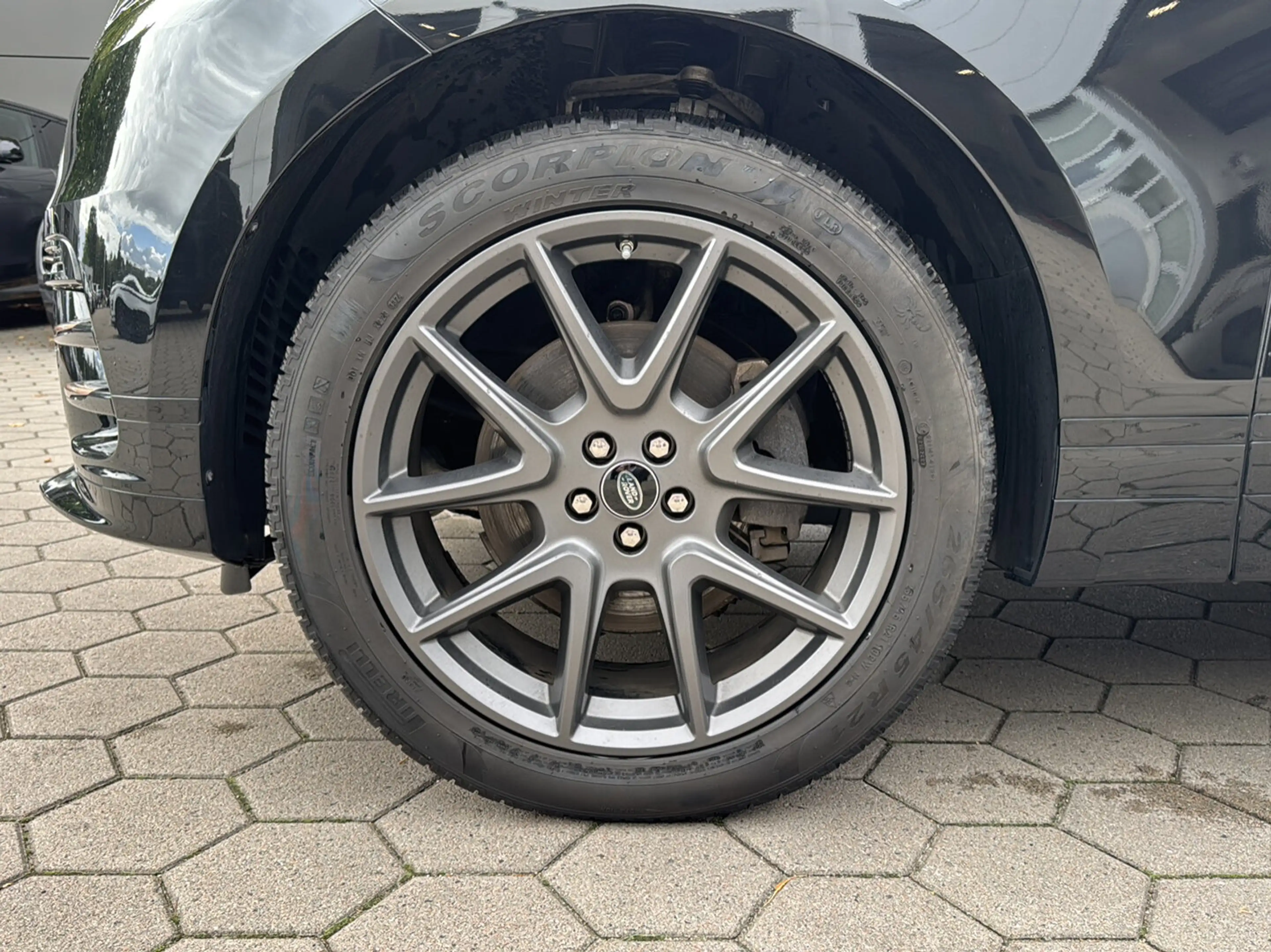 Land Rover Range Rover Velar D200 R-Dyn. SE 20"|Black — photo 13