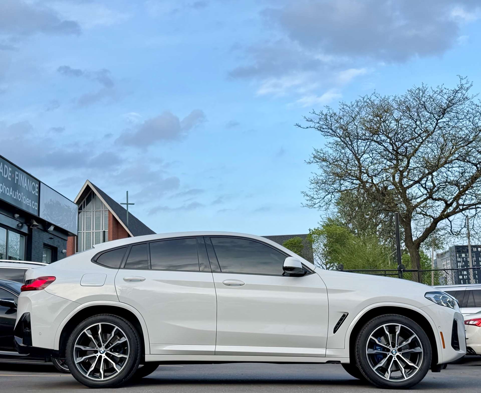 2022 BMW X4 XDrive30i|M SPORT|PREM ENHCND|LASER HEADLIGHTS| thumb 6