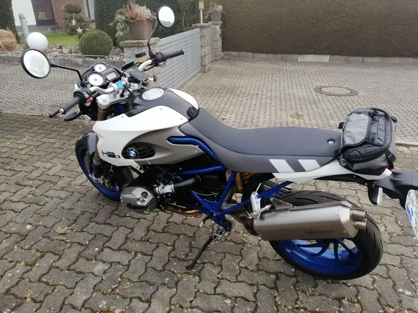 BMW HP 2 Megamoto Blanco - 1