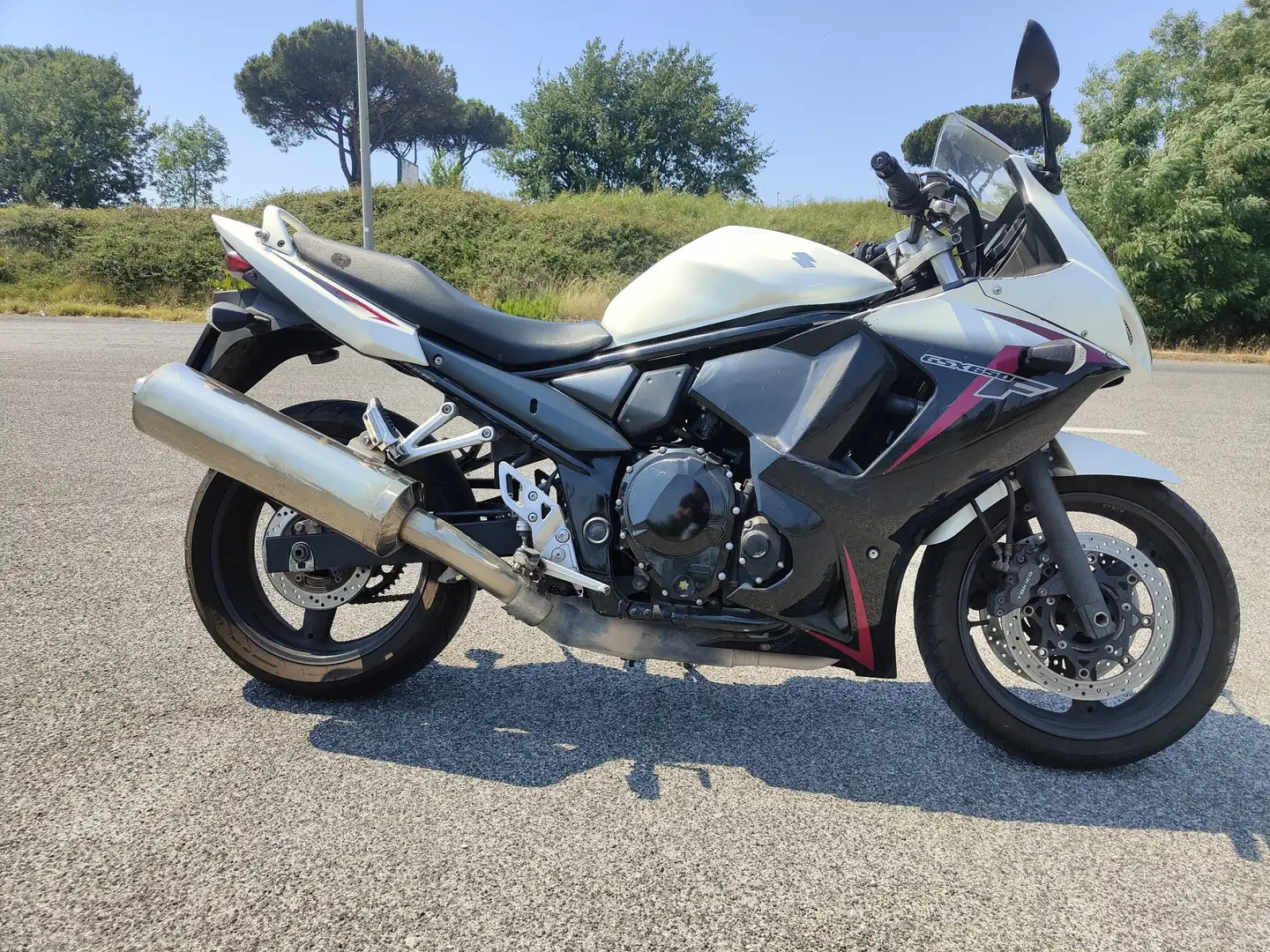 Suzuki GSX 650 Blanco - 2