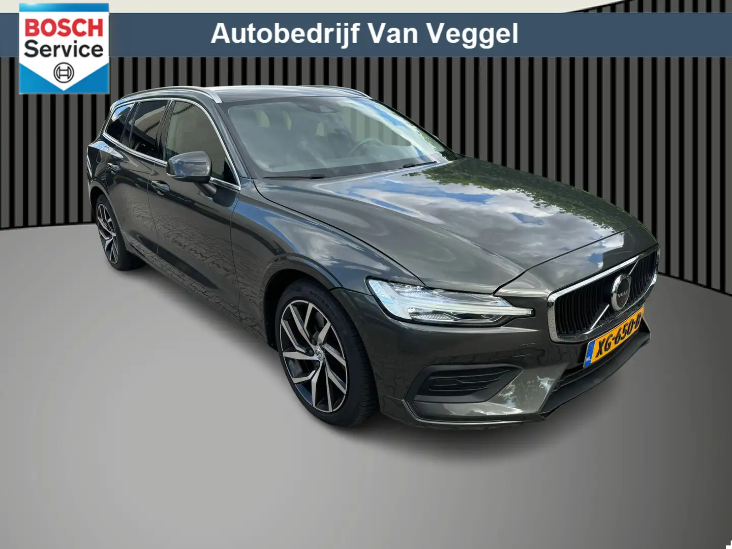 Volvo V60 2.0 T5 Momentum virtual cockpit, leer, navi Gris - 1