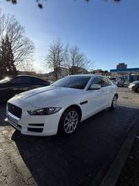 Jaguar XE 20d - TÜV NEU! Neue Bremsen + Motorlager