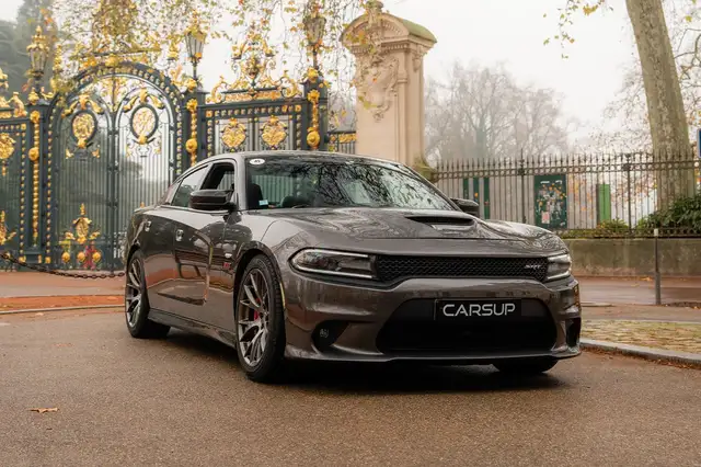 Dodge Charger SRT 392
