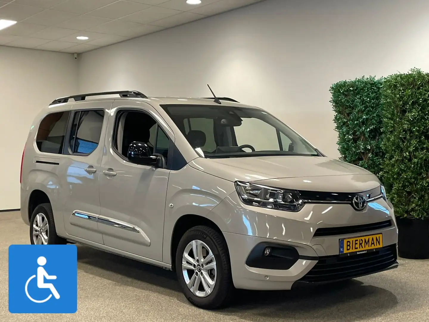 Toyota Proace City Verso L2 Rolstoelauto 3+1 (verlengde ombouw) - 1
