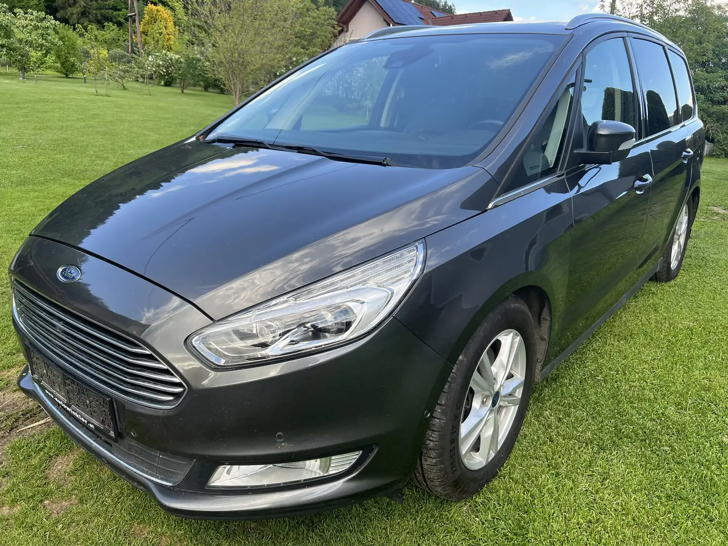 Ford Galaxy 2,0TDCi AWD Titanium ACC/Panorama/7Sitze Grau - 2