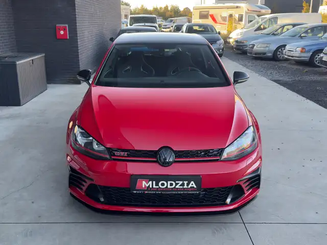 Volkswagen Golf view 4