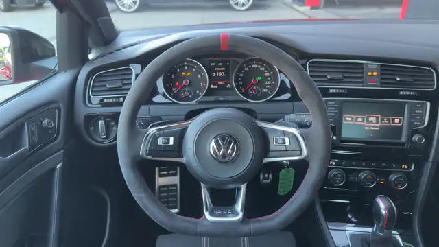 Volkswagen Golf view 9