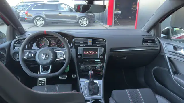 Volkswagen Golf view 10