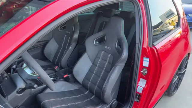 Volkswagen Golf view 8