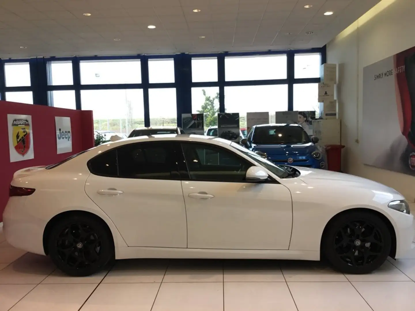 Alfa Romeo Giulia 2.2 Turbo Diesel 180 CV AT8 Super MY16 Weiß - 2
