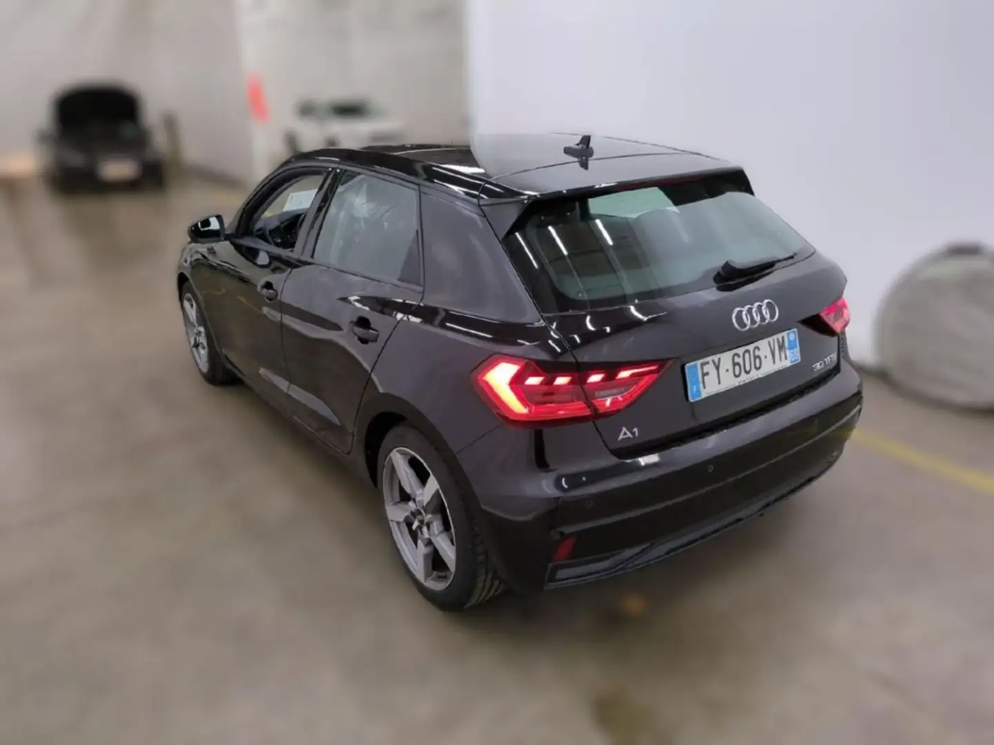 Audi A1 30 TFSI 110 ch S tronic 7 Business line Negro - 2