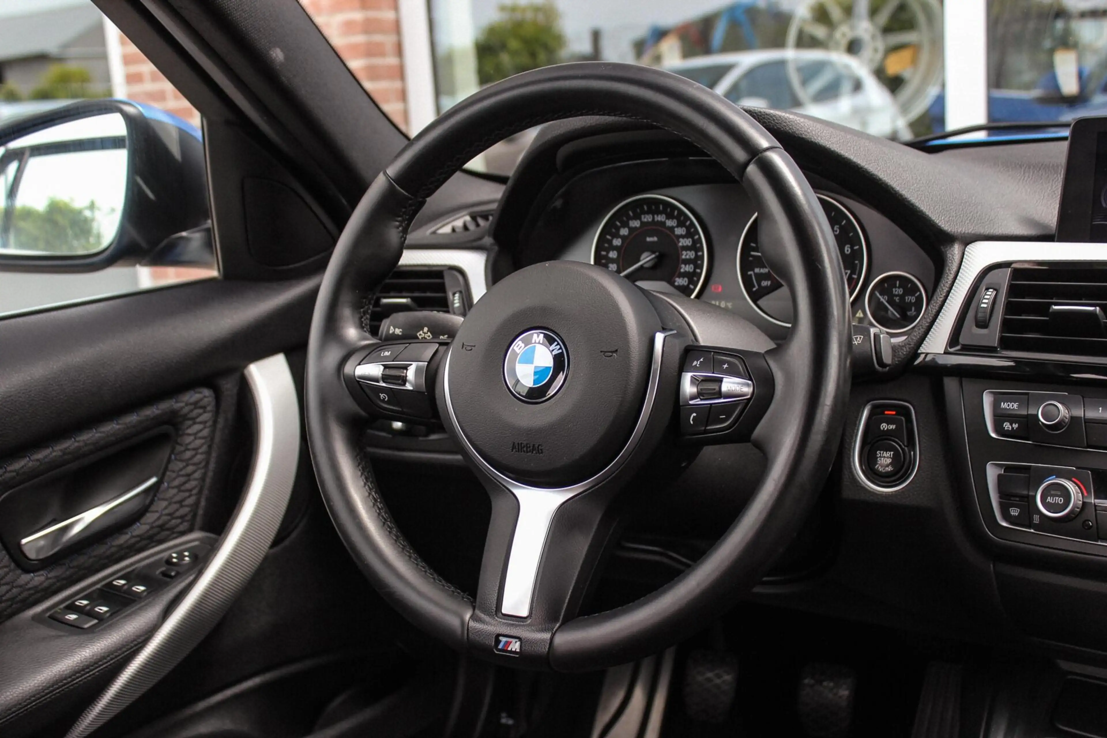 BMW 316 3-serie Touring 316i Limited Series M Sport | NL a — photo 21