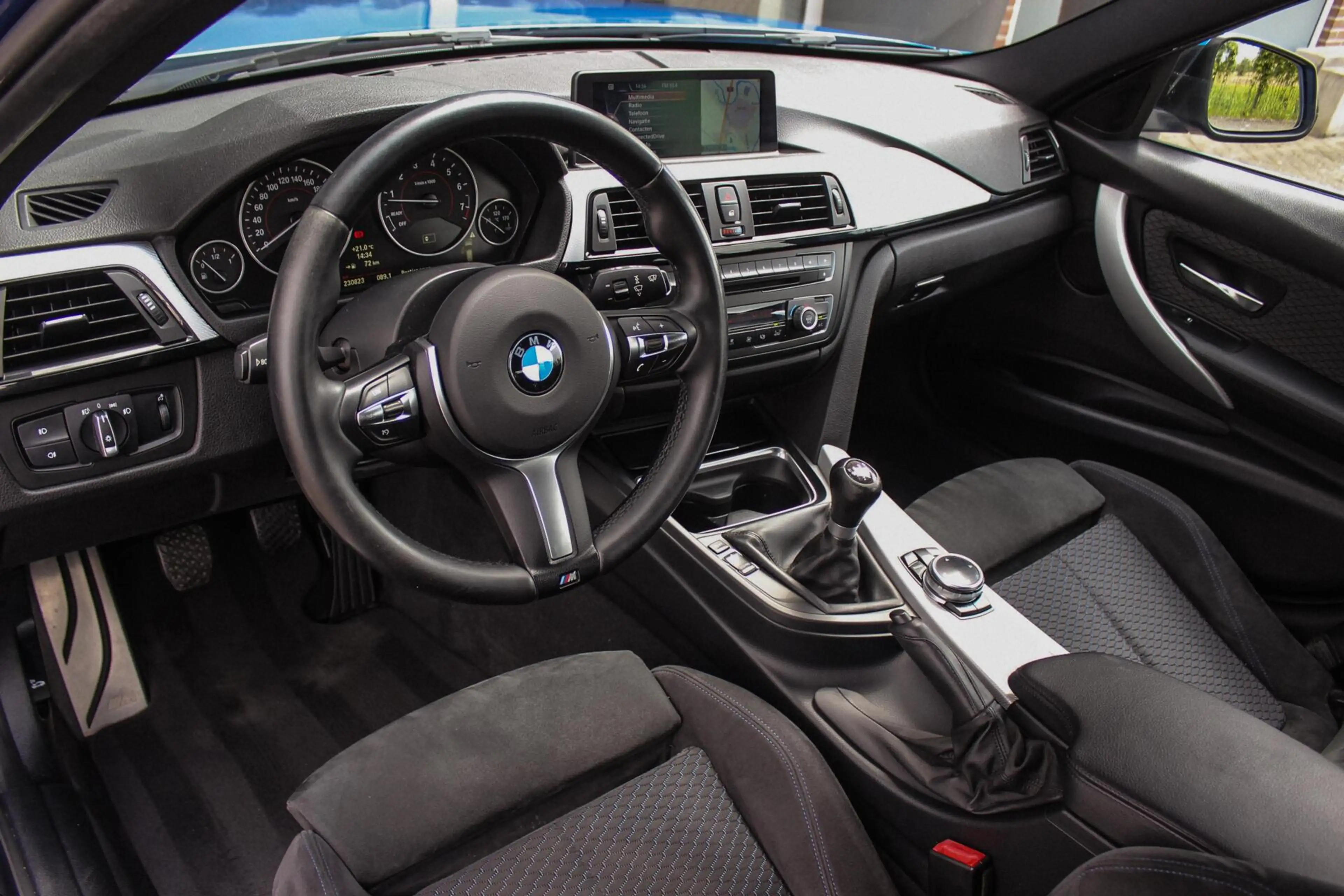 BMW 316 3-serie Touring 316i Limited Series M Sport | NL a — photo 13
