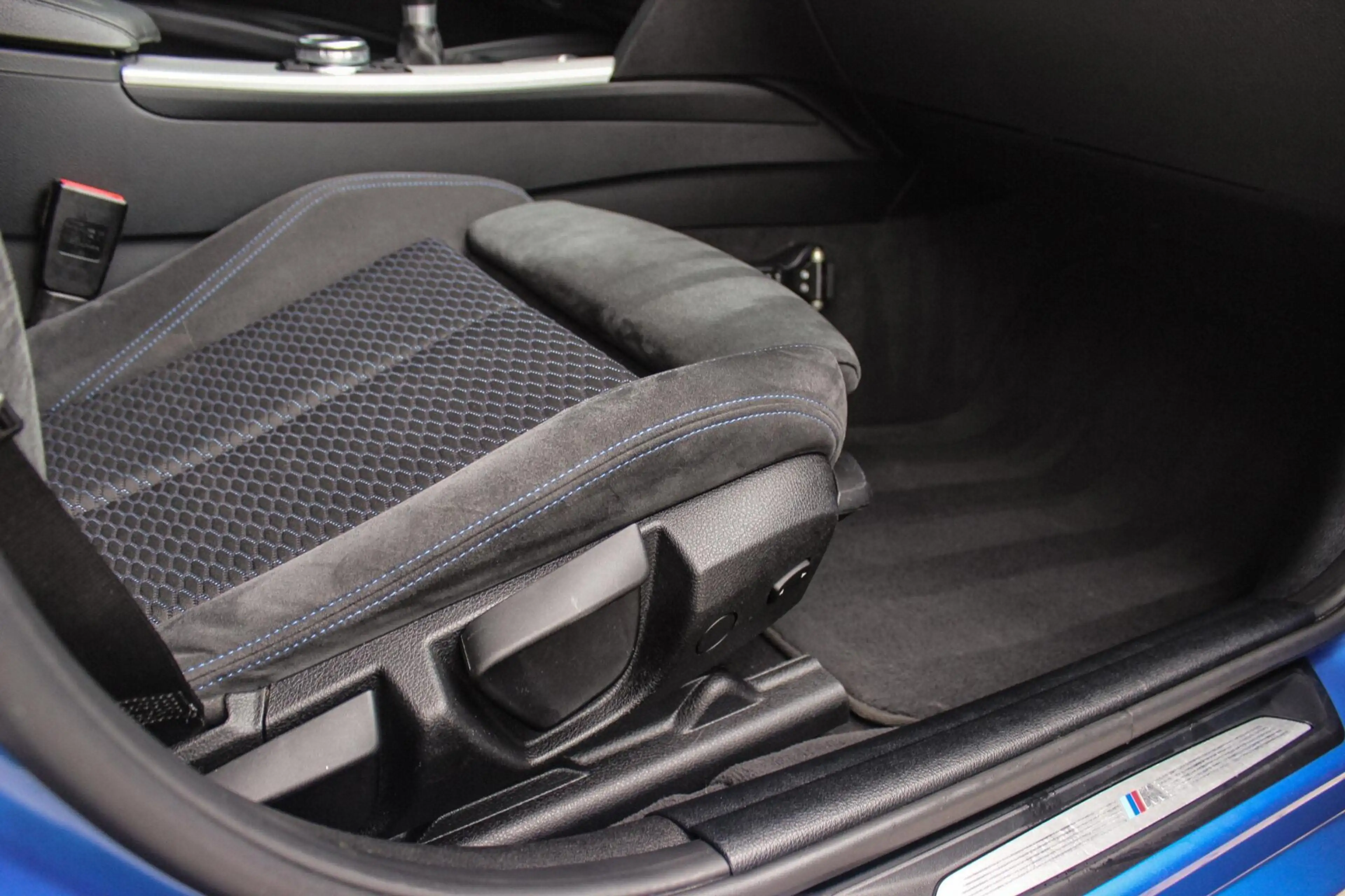 BMW 316 3-serie Touring 316i Limited Series M Sport | NL a — photo 18