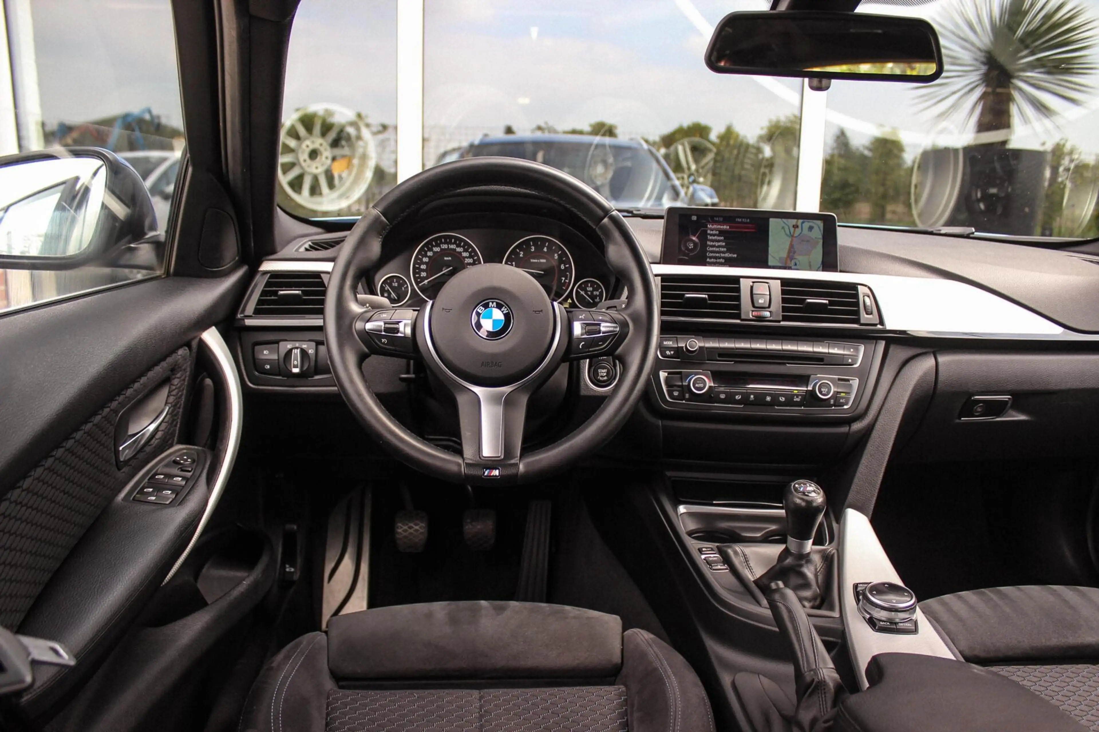 BMW 316 3-serie Touring 316i Limited Series M Sport | NL a — photo 11