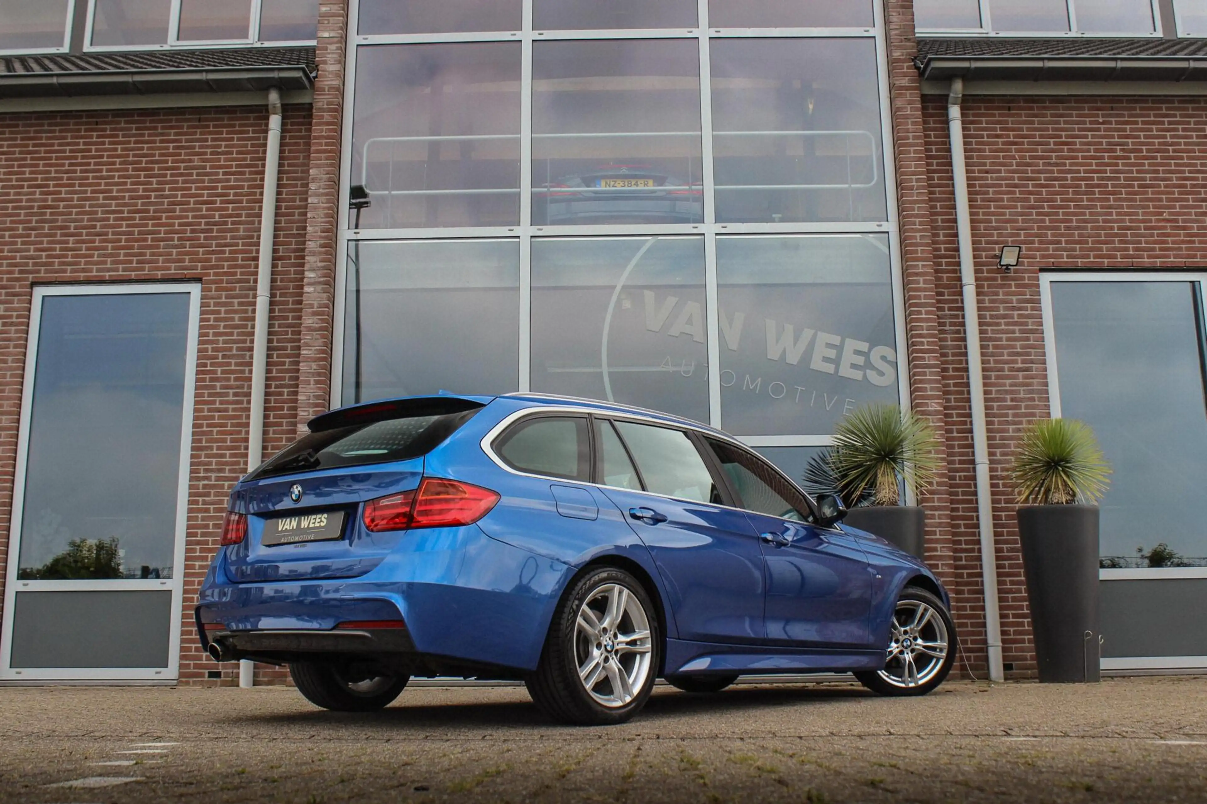 BMW 316 3-serie Touring 316i Limited Series M Sport | NL a — photo 5
